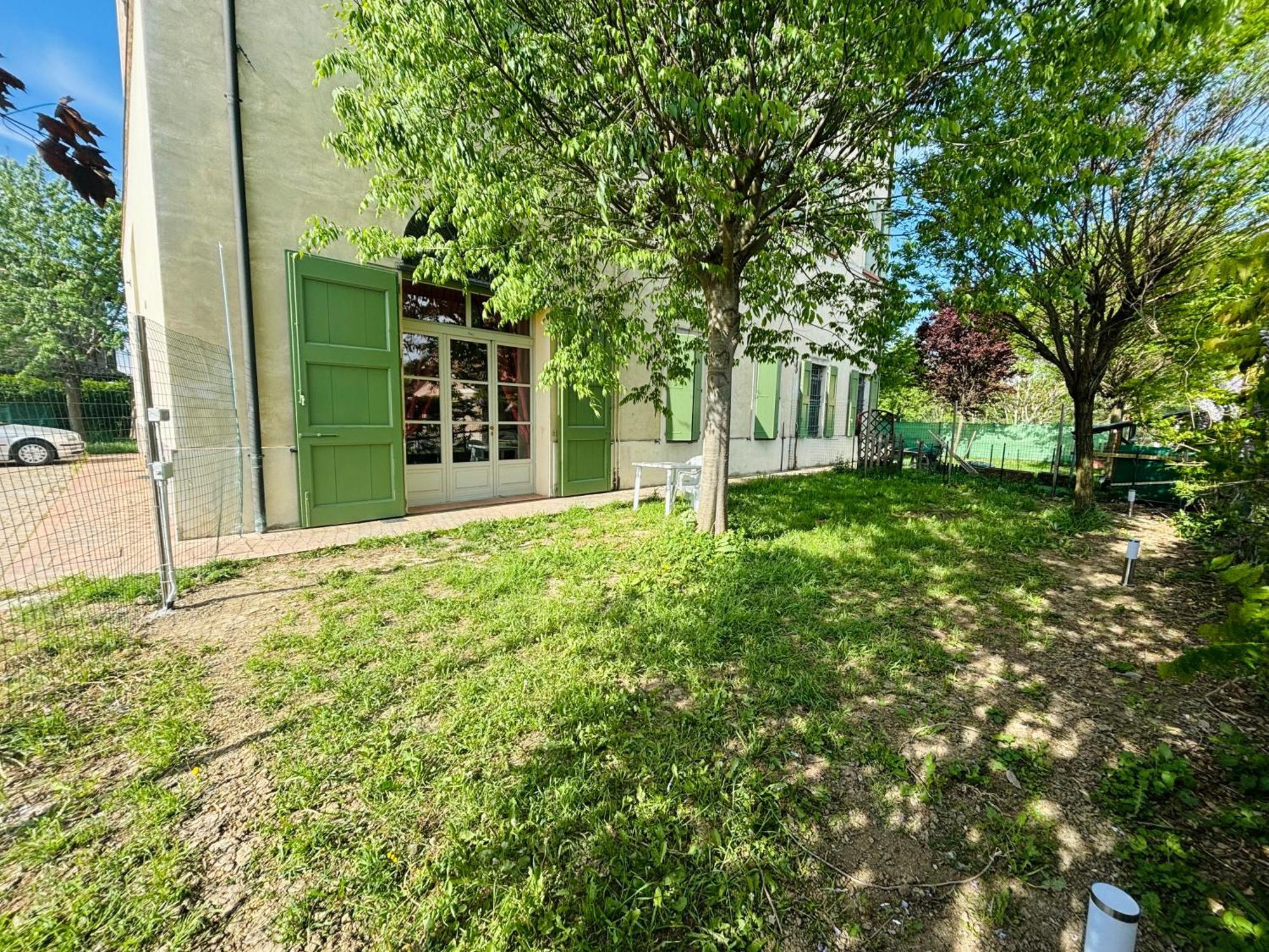 Intero Appartamento Con Giardino In Palazzo Del 1600 캄포갈리아노 외부 사진